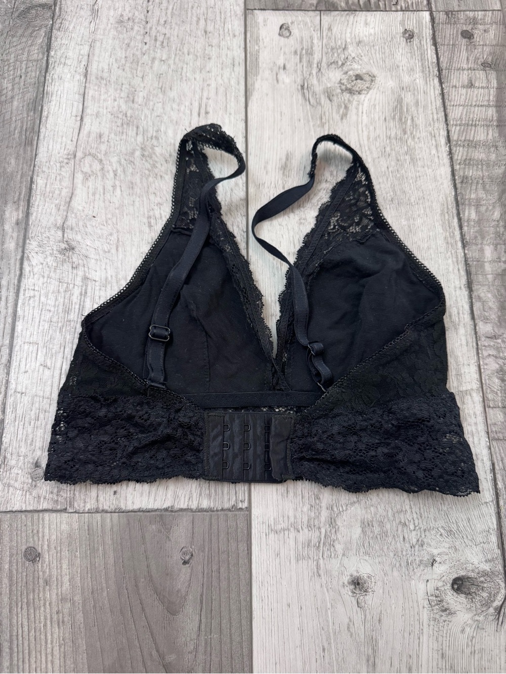 Soma Geo Lace Plunge Bralette Bra Black Small
Excellent preowned condition